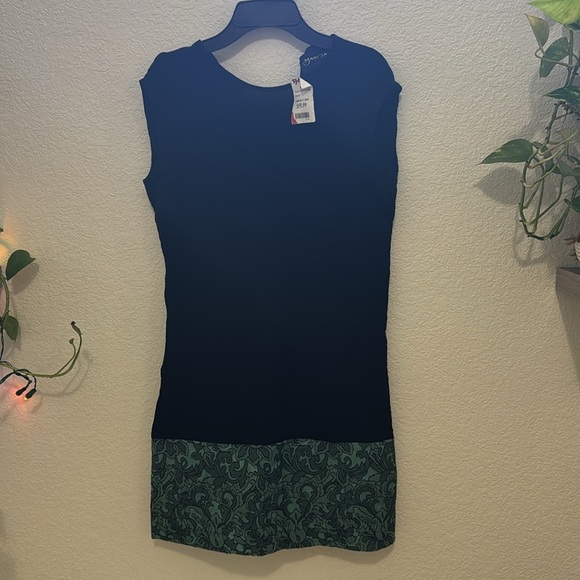 Mary Jane Black Sleeveless Dress with Green Printed Hem Size S NWT - Picture 6 of 6